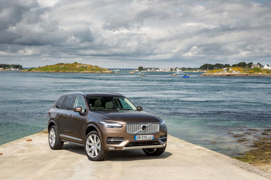  Volvo XC90 D5 Inscription 2015 года  (фото 9 из 30)